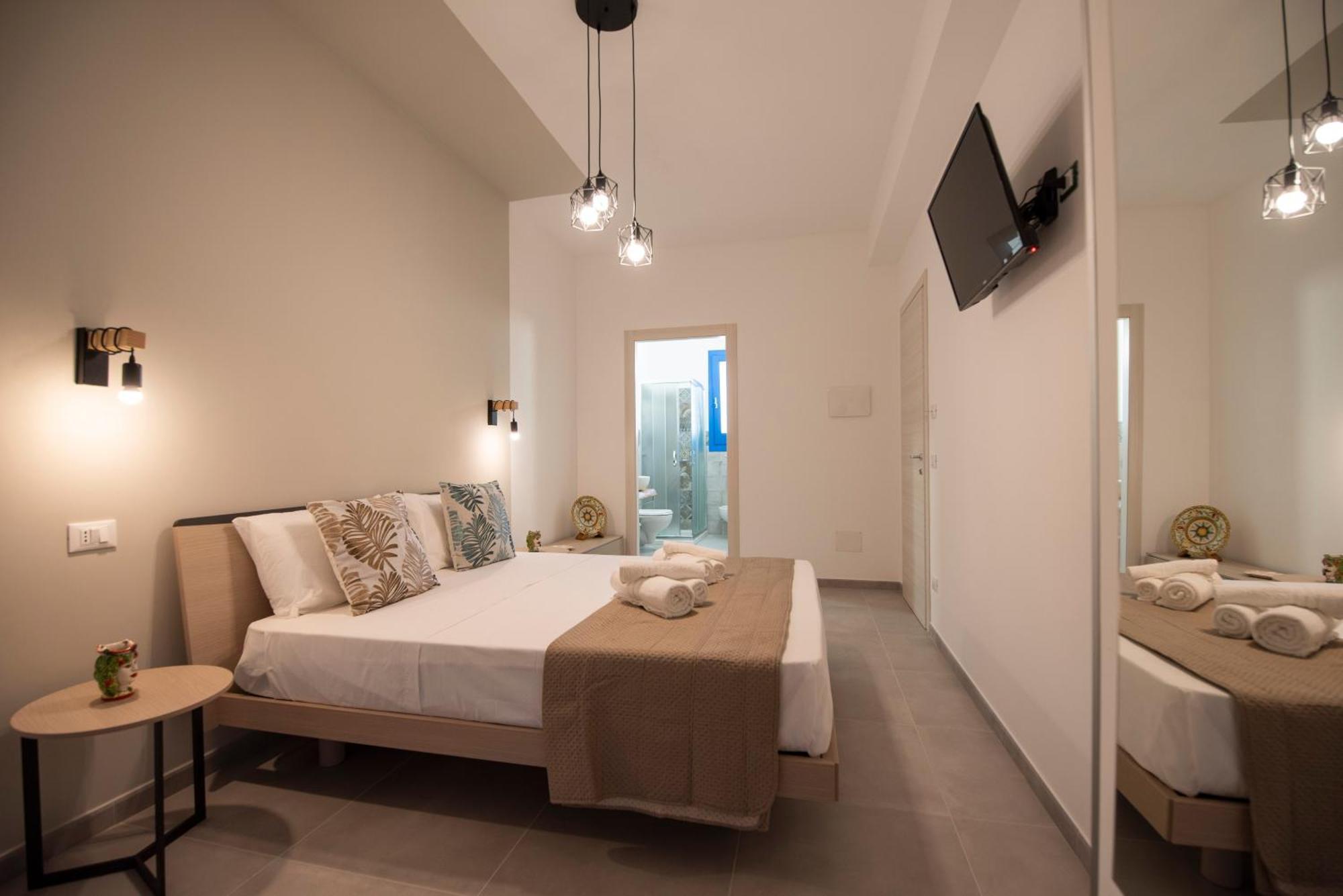 Bed And Breakfast Da Francesca Castelluzzo Exterior foto