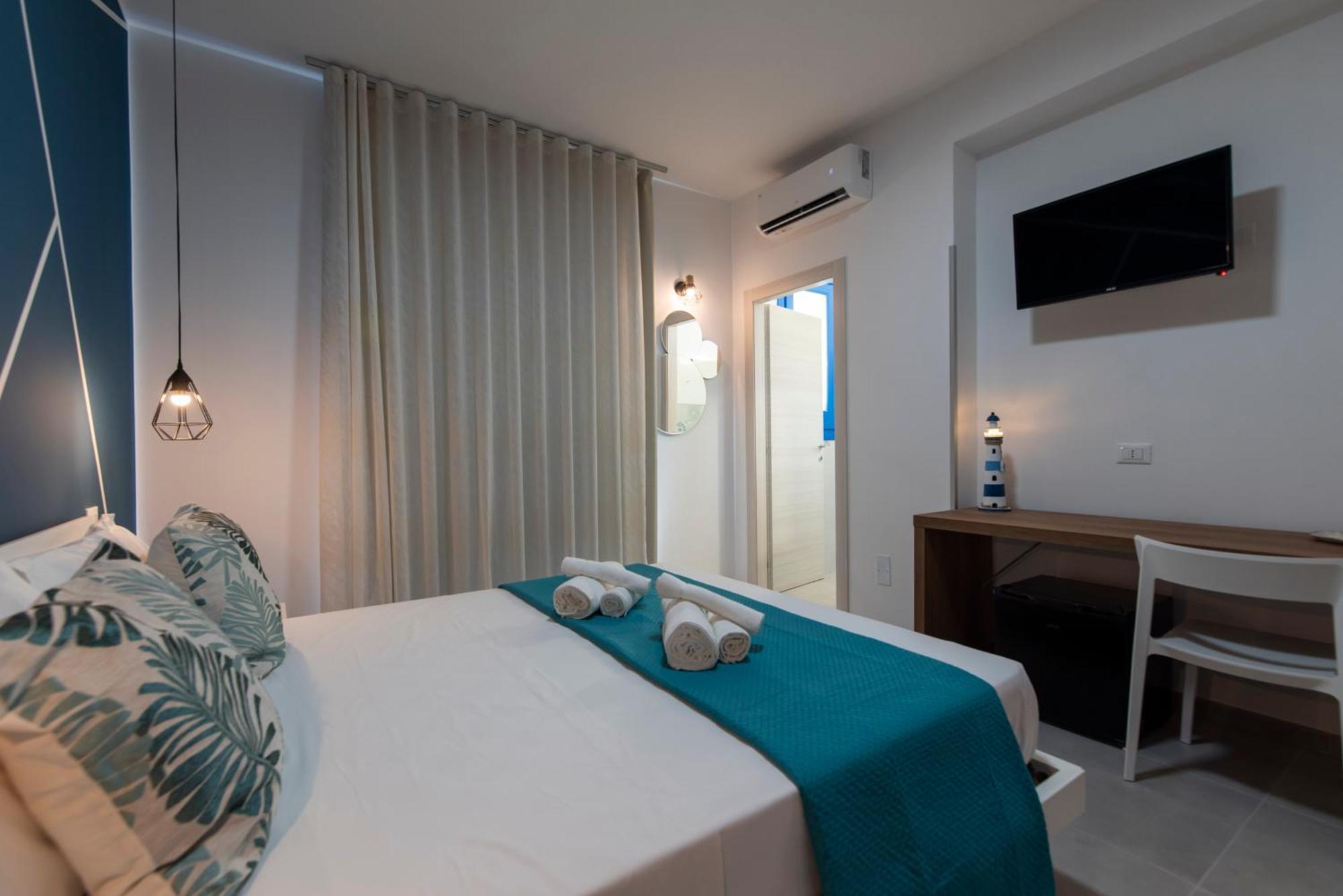 Bed And Breakfast Da Francesca Castelluzzo Exterior foto